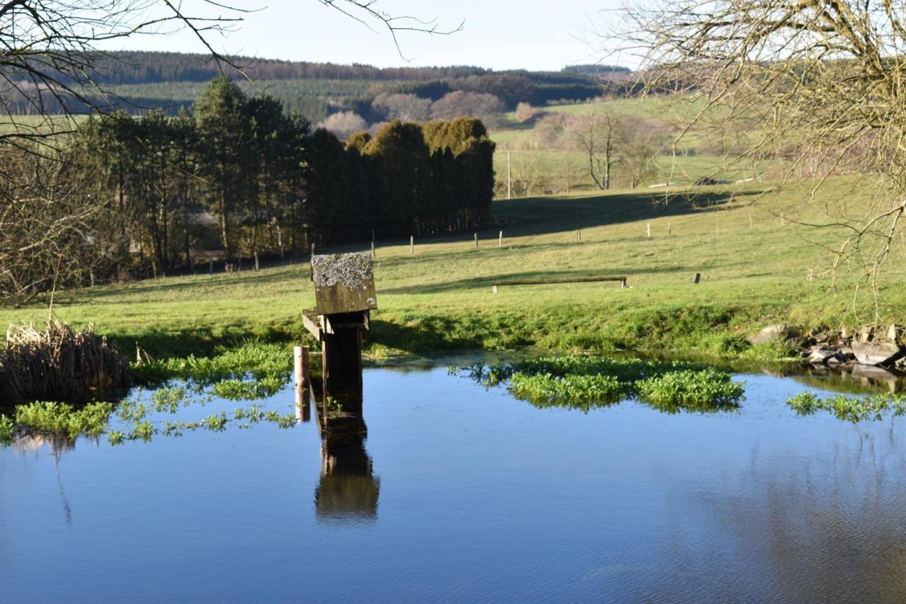 Gite Du Cheval Blanc Sainte-Ode Buitenkant foto
