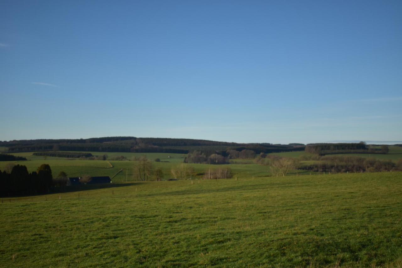Gite Du Cheval Blanc Sainte-Ode Buitenkant foto